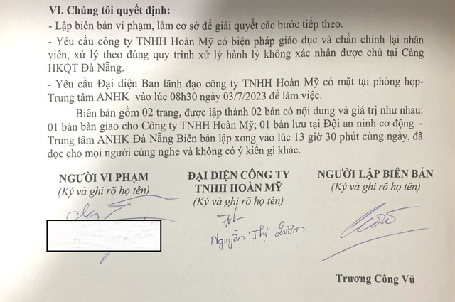 Không nên bỏ lỡ - Tin tức 24h qua: Hành động bất ngờ của nhân viên vệ sinh sân bay Đà Nẵng khi nhặt được điện thoại của du khách