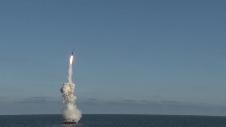 Thế giới - Nga tuyên bố giáng đòn tập kích đáp trả vụ cầu Crimea bị tấn công