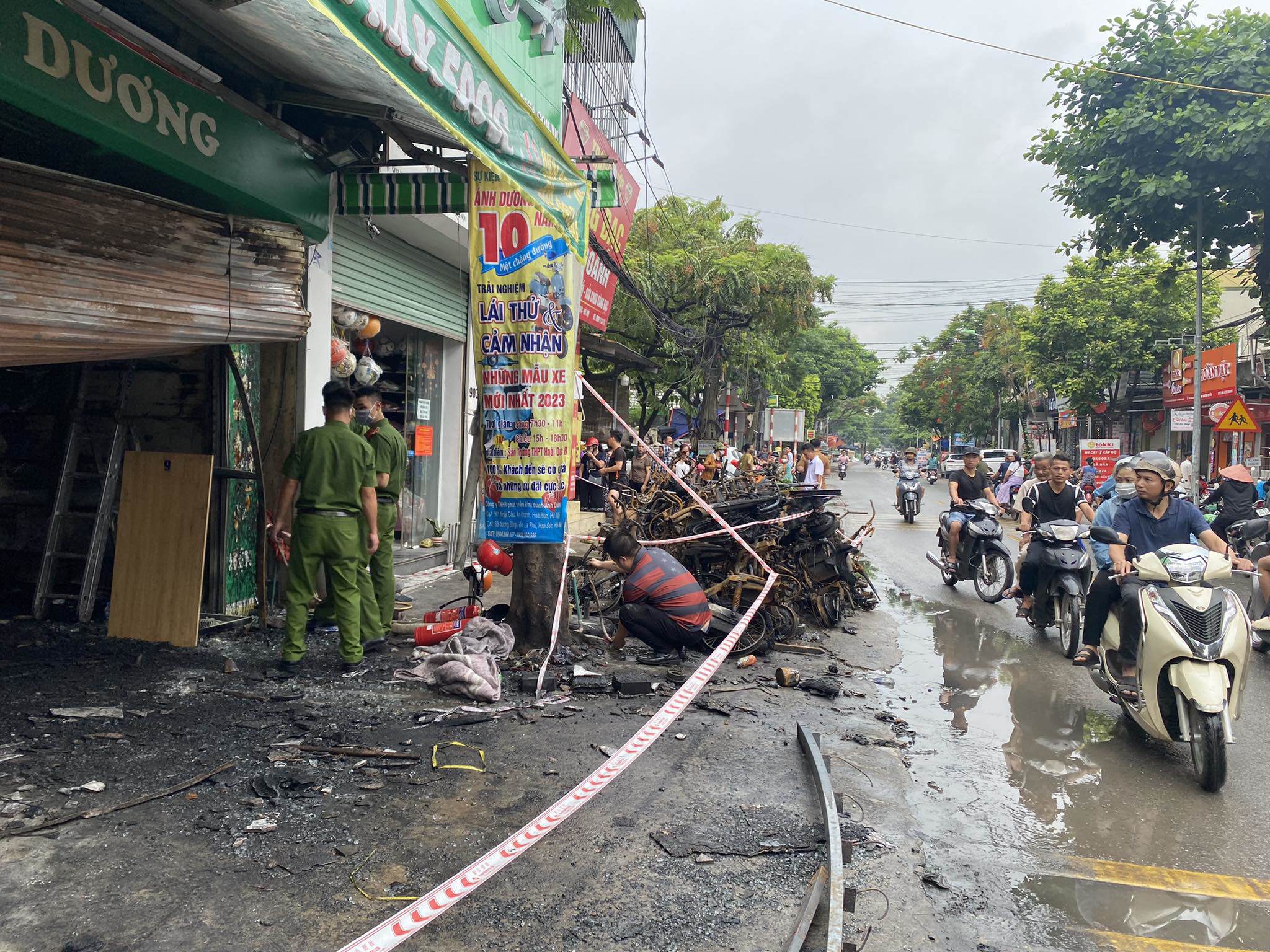 Dân sinh - Vụ cháy 3 người trong cùng gia đình tử vong ở Hà Nội: Không một tiếng kêu cứu (Hình 4).