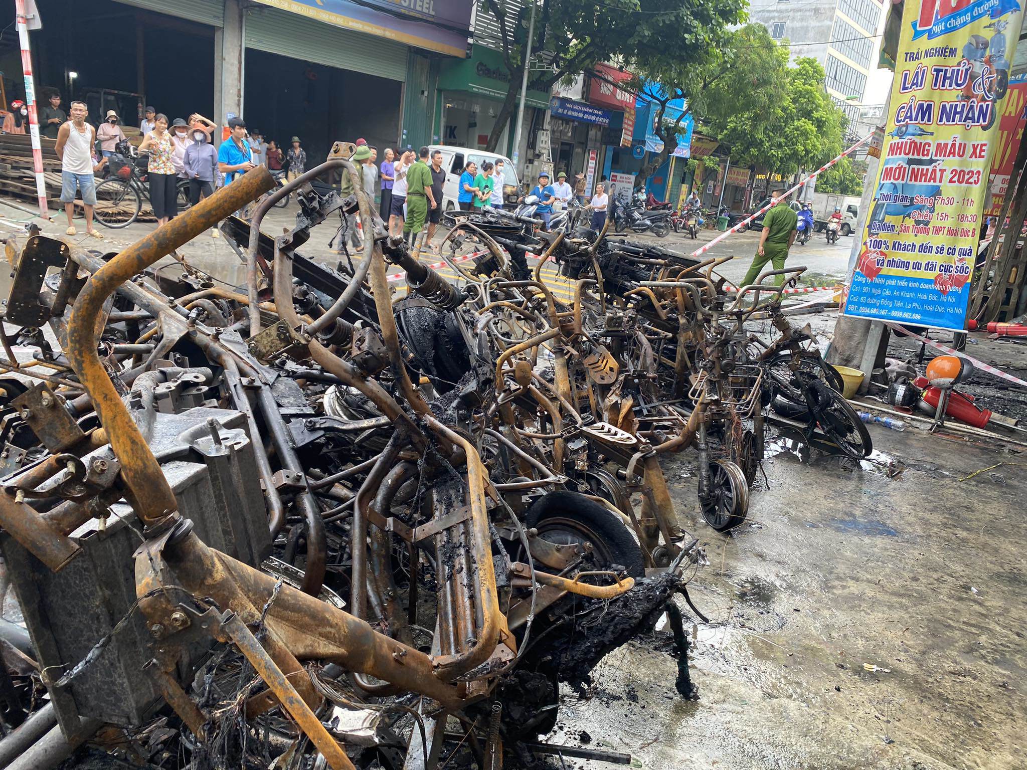 Dân sinh - Vụ cháy 3 người trong cùng gia đình tử vong ở Hà Nội: Không một tiếng kêu cứu (Hình 3).