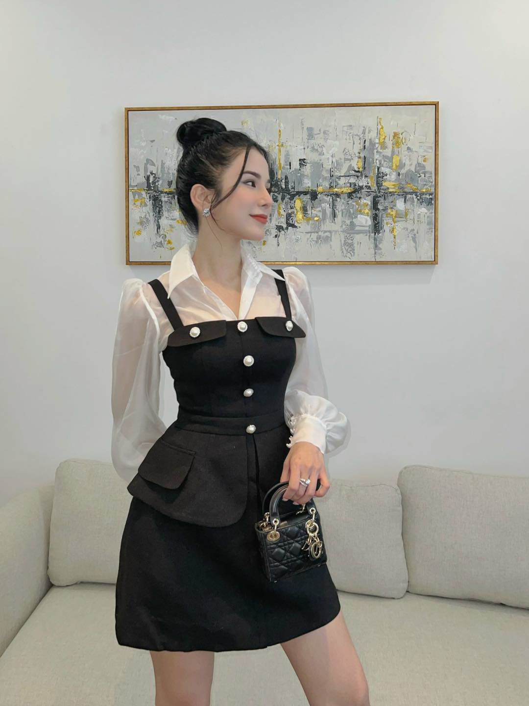 Văn hoá - Nhìn Diệp Lâm Anh chi chục tỷ tậu túi hiệu mà choáng, có kiểu mê quá sắm vội 2 màu (Hình 4).