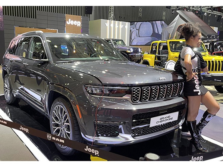 Không nên bỏ lỡ - Triệu hồi dòng xe Jeep Grand Cherokee vì lỗi ở chi tiết lò xo giảm xóc
