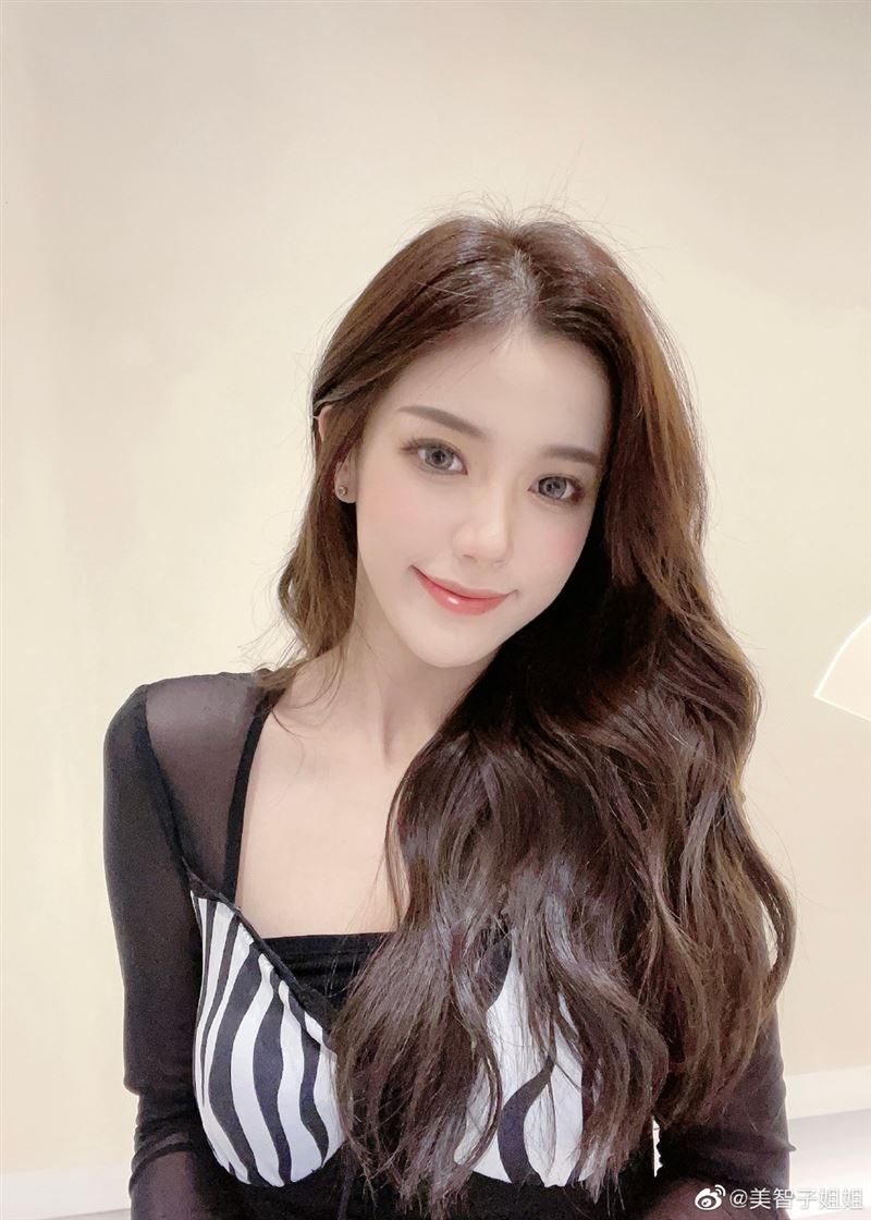 Gái xinh TikTok lộ hàng – Thực trạng đáng báo động và góc nhìn toàn diện 3 Gái xinh TikTok lộ hàng – Thực trạng đáng báo động và góc nhìn toàn diện