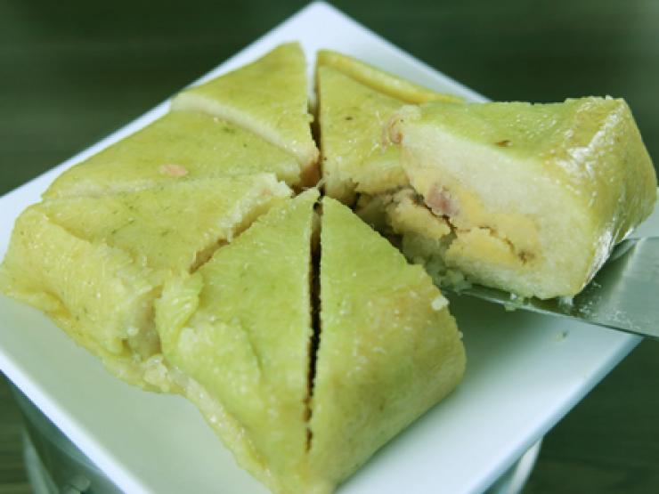 Tối nay ăn gì: Quên dầu đi, rán bánh chưng bằng thứ nước này ngon không tưởng- Ảnh 2. Hướng dẫn cách chọn bánh chưng ngon, an toàn cho ngày Tết