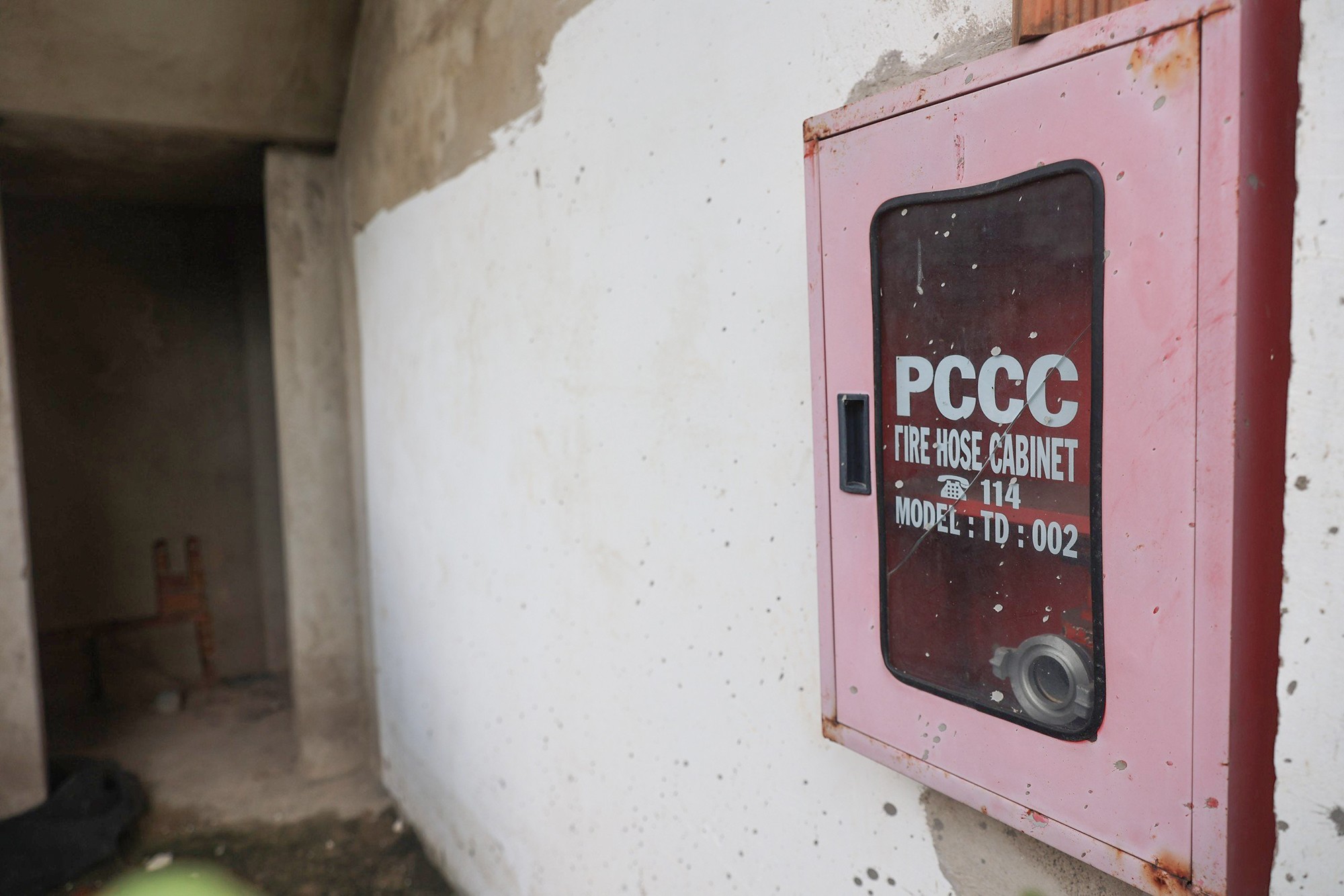 Bất động sản - Cảnh hoang tàn bên trong hai dự án chung cư mini sai phạm ở TP.HCM (Hình 12).