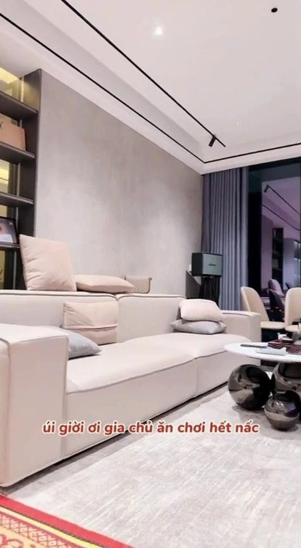 Giải trí - Căn hộ 'tiền tỷ' của Đoàn Văn Hậu: View nhìn triệu đô, có góc để đồ chơi trăm triệu (Hình 5).