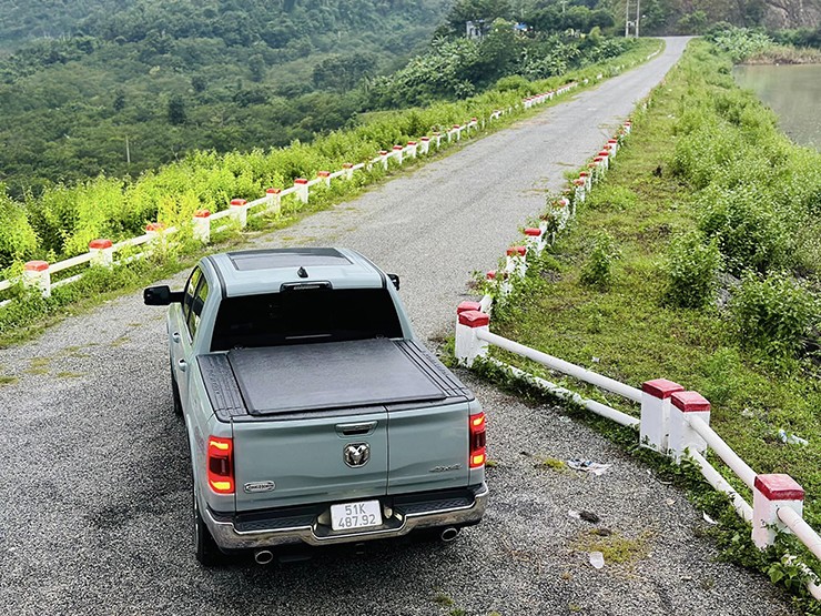 Chính sách - Phí đăng ký biển số xe bán tải cỡ lớn tăng thành 20 triệu đồng tại Hà Nội và TP.HCM (Hình 2).