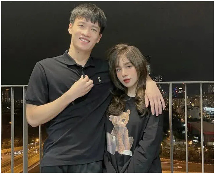 Giải trí - 'Tay chơi' mới nổi trong làng cầu thủ Việt: Tậu xế sang hơn 11 tỷ, đồng hồ gần 2 tỷ (Hình 6).