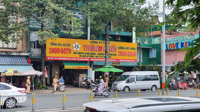 Xã hội - Tin tức 24h qua: Nữ nhân viên nhà bếp bỏ thuốc sâu vào thức ăn của học sinh khai gì? (Hình 4).