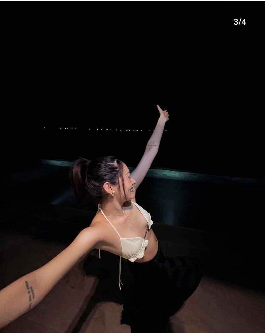 Giải trí - 'Trước sau như một' nhưng Bảo Anh toàn thích áo 'tí hon', lần nào lên đồ cũng hút mắt (Hình 2).