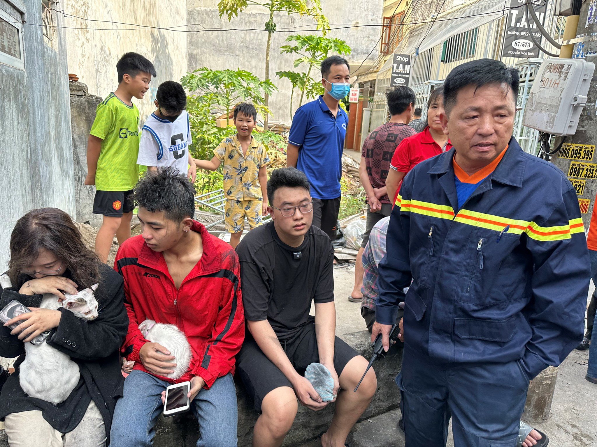 Dân sinh - Cứu nhiều người mắc kẹt trong ngôi nhà cháy ở Hải Phòng