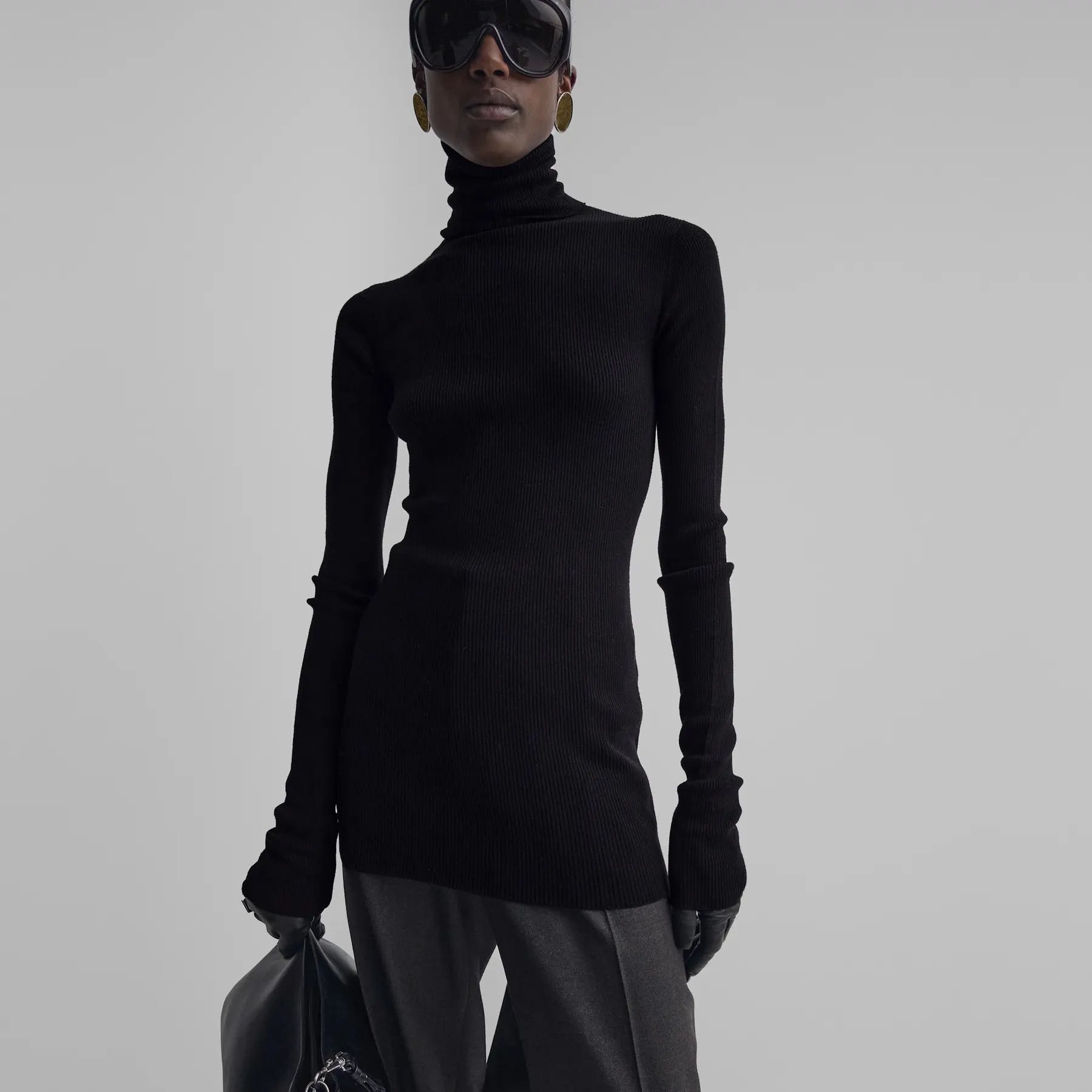 Công nghệ - Phoebe Philo ra mắt bộ sưu tập đầu tay 2 màu trắng đen đẹp thanh lịch (Hình 4).