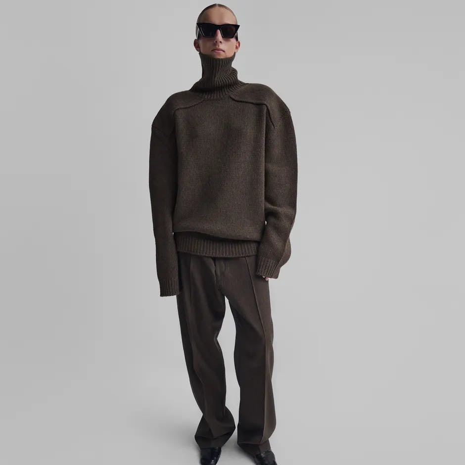 Công nghệ - Phoebe Philo ra mắt bộ sưu tập đầu tay 2 màu trắng đen đẹp thanh lịch (Hình 2).