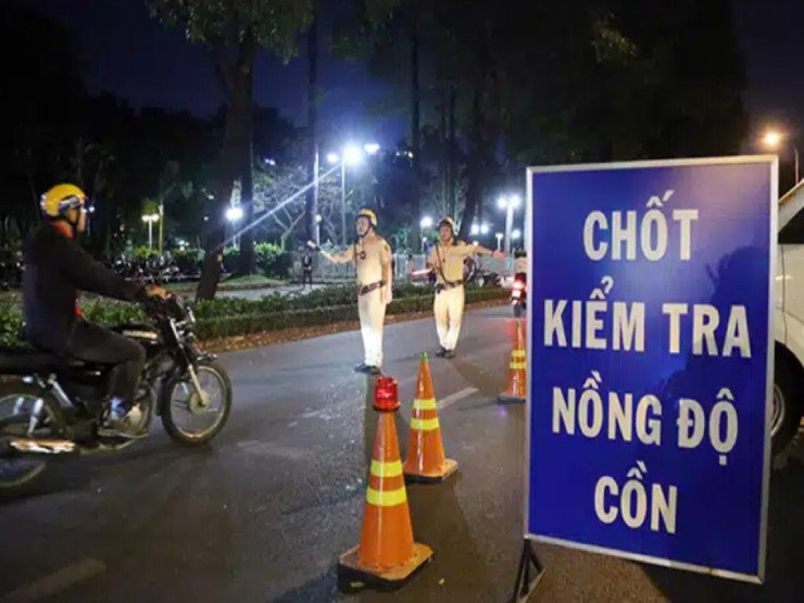 Xe máy đẩy, kéo nhau trên đường bị xử phạt bao nhiêu?- Ảnh 1. Lái xe máy vi phạm nồng độ cồn bị xử phạt bao nhiêu tiền?