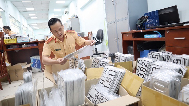 Sự kiện - Đấu giá biển xe ô tô đẹp ế ẩm, nhiều biển hàng chục tỷ bị hủy cọc (Hình 2).