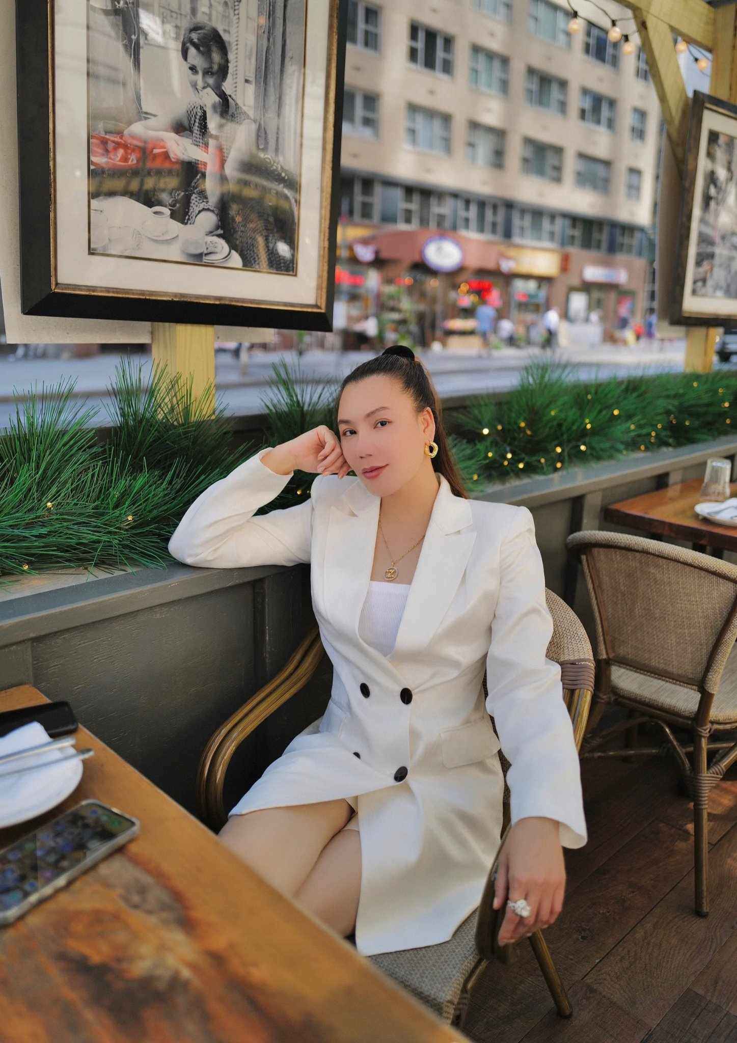 Giải trí - Hồ Quỳnh Hương U50 lần đầu catwalk đã làm vedette, ngang hàng á hậu (Hình 9).