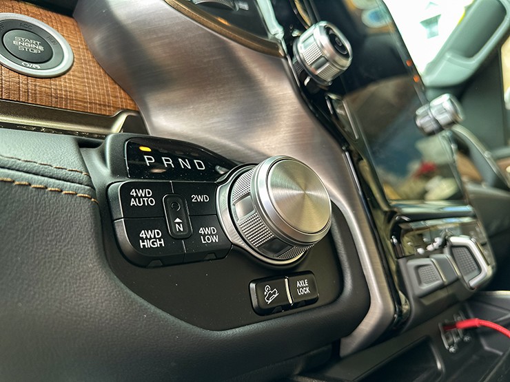 Công nghệ - Trải nghiệm xe RAM 1500 phiên bản Longhorn, chú ngựa chiến miền Viễn Tây (Hình 8).