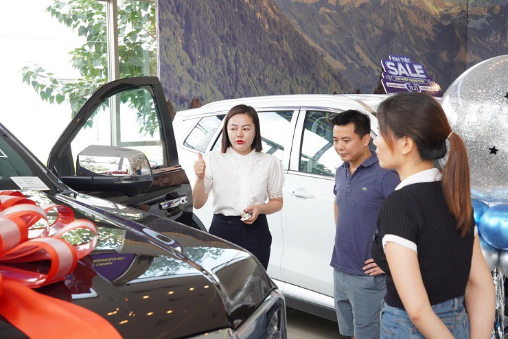 Dân sinh - Vay ngân hàng 200 triệu đồng để mua ô tô, cần trả lãi và gốc bao nhiêu mỗi tháng? (Hình 2).