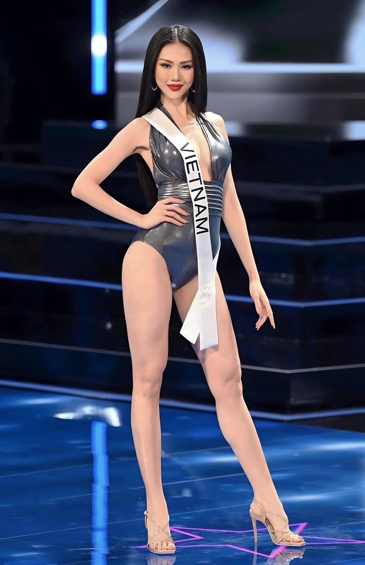 Giải trí - Bùi Quỳnh Hoa gây tranh cãi vì khả năng trình diễn trước chung kết Miss Universe