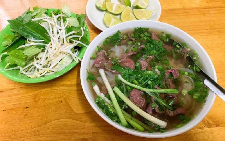 Dân sinh - Thu nhập 10 triệu đồng/tháng ở Hà Nội: Cả tháng không dám ăn bát phở ngoài quán