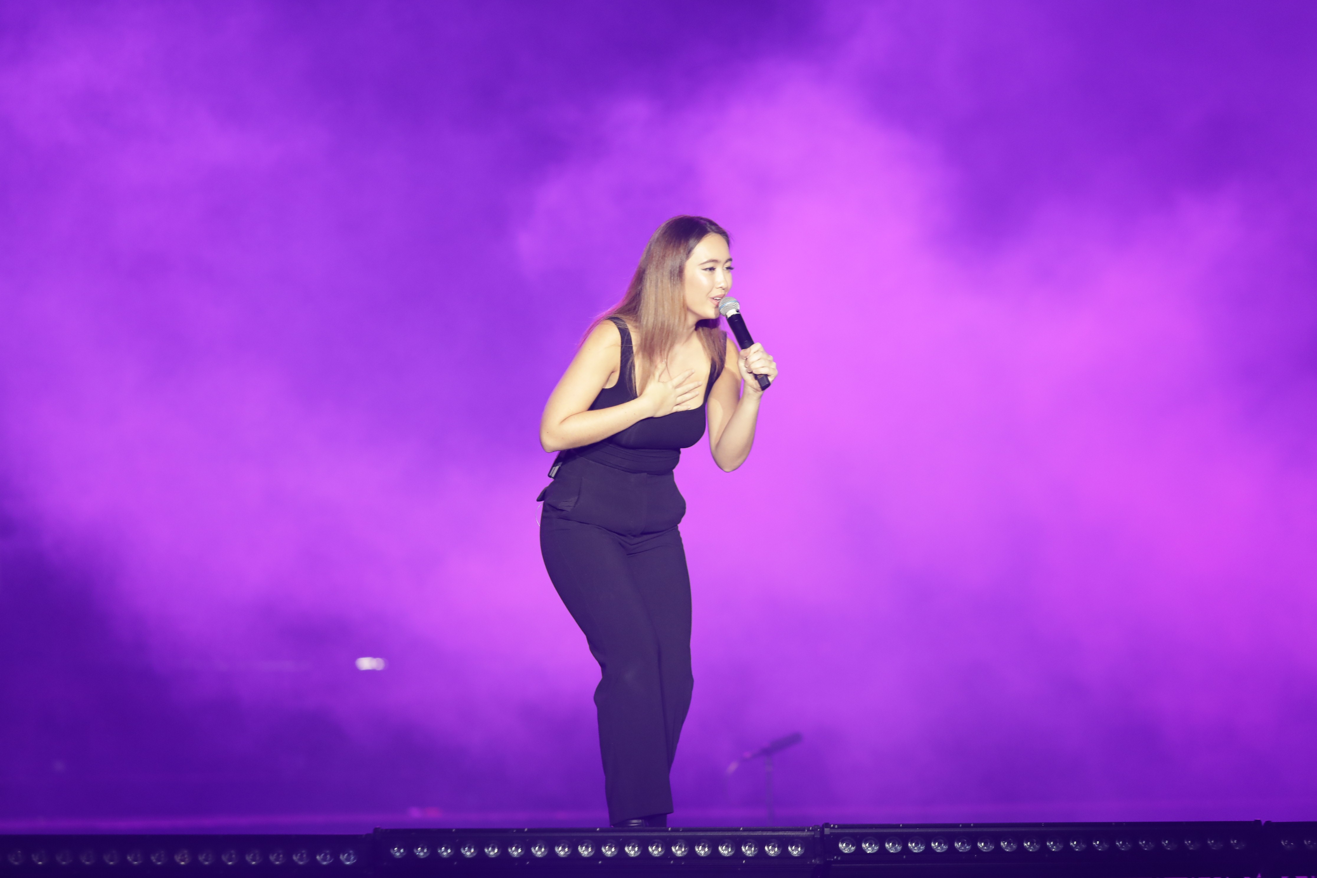 Giải trí - Đêm nhạc Westlife hút 15.000 người: Nhiều khán giả bức xúc vì vé 4 triệu “thua xa” vé 600 nghìn (Hình 5).