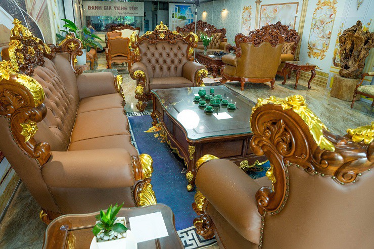 Đời sống - Mang cả lượng vàng “đắp” lên bộ bàn ghế, “đại gia” Hà Nội báo giá hơn nửa tỷ đồng (Hình 6).