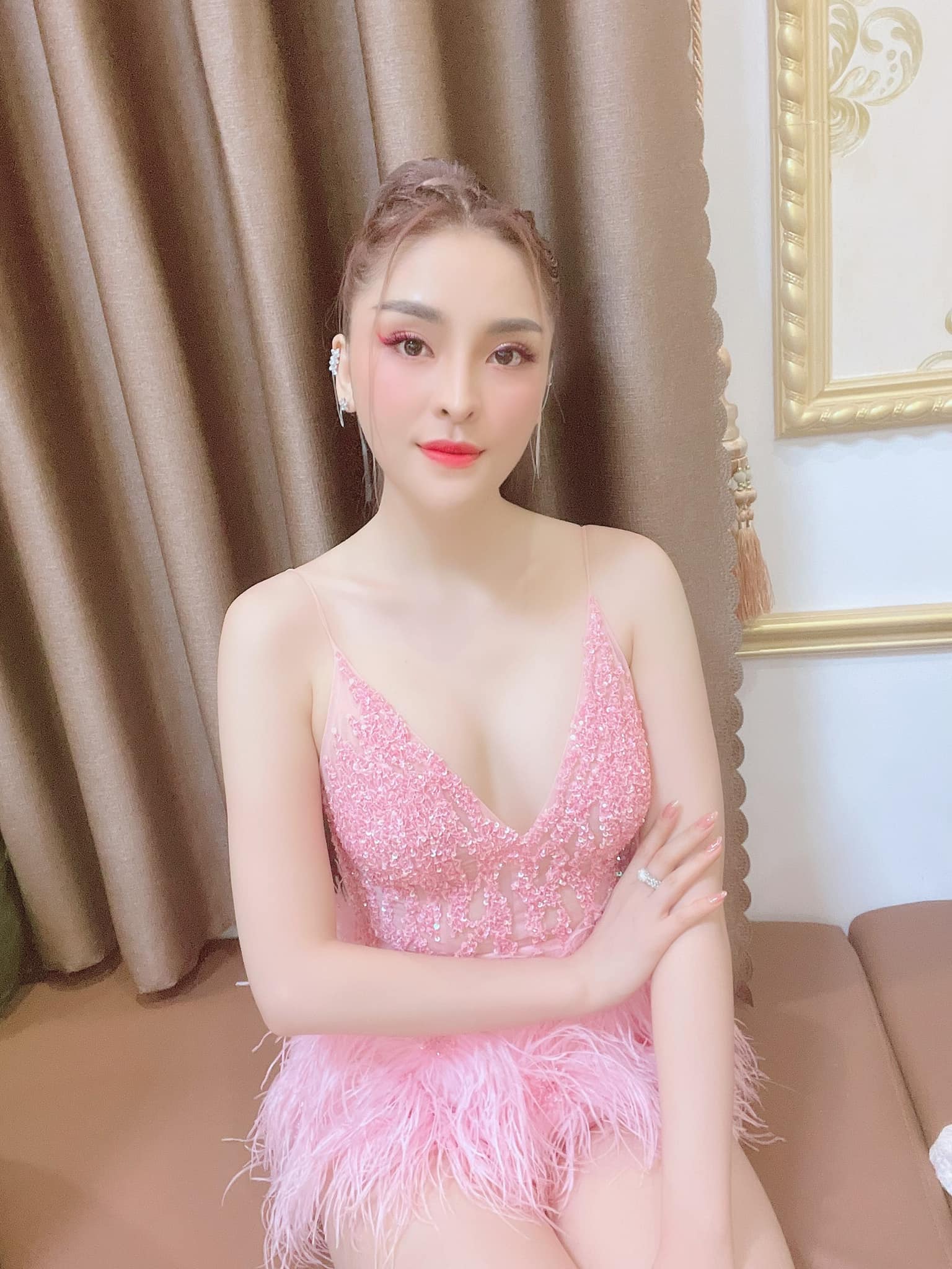 Giải trí - “Nữ hoàng hội chợ” xác nhận chia tay bạn trai ca sĩ, nói rõ tin 'đã kết hôn, có con chung' (Hình 3).