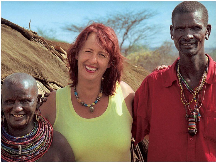 Giải trí - Mỹ nhân ngoại quốc bỏ bạn trai, kết hôn với người đàn ông đẹp nhất bộ lạc châu Phi (Hình 5).