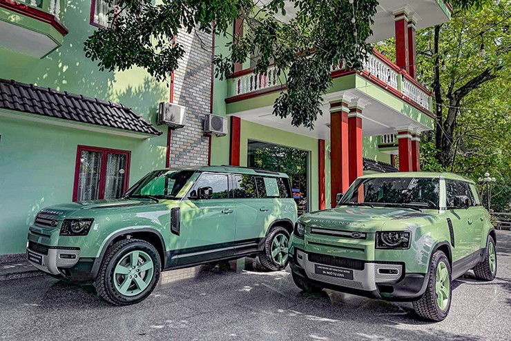 Không nên bỏ lỡ - Bộ đôi xe SUV Defender bản kỷ niệm đặc biệt về cùng một nhà