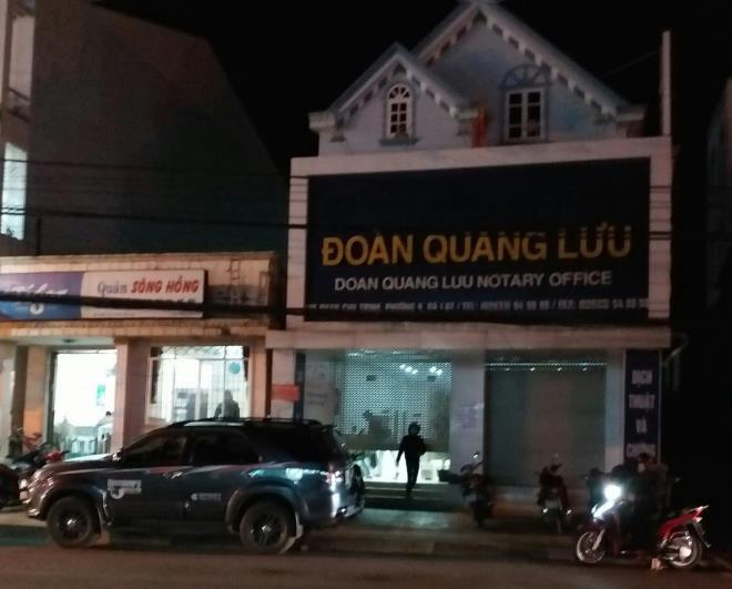 An ninh - Hình sự - Bắt giữ thêm 3 người liên quan đến vụ vợ giám đốc Sở tư pháp Lâm Đồng lừa đảo