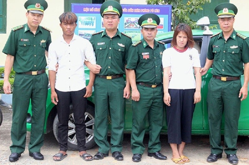 An ninh - Hình sự - Mang bé trai qua biên giới lấy 5 triệu đồng, cặp đôi lĩnh án