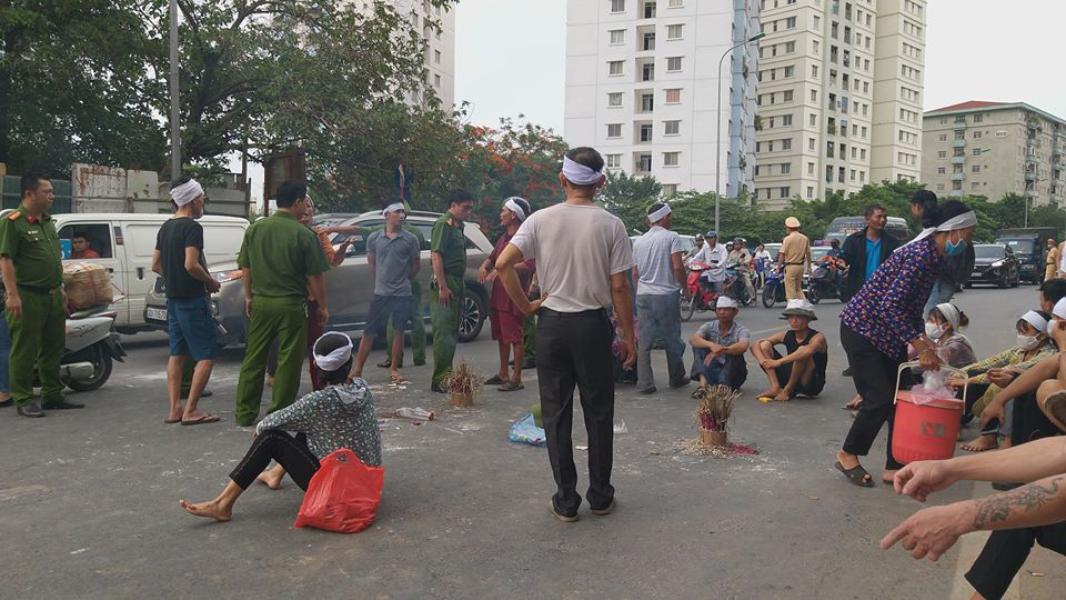 An ninh - Hình sự - An ninh hình sự 24h: Nhiều đứa trẻ bị đánh đập, bạo hành do nghi ăn trộm; Nghẹn đắng mẹ già đến tòa tiễn con trai vào tù (Hình 2).
