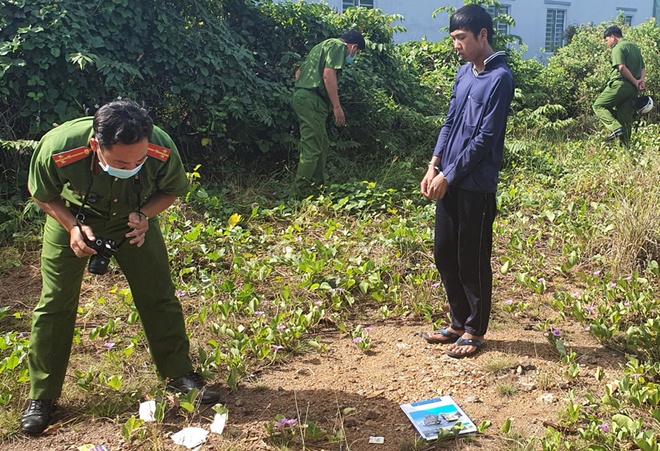 An ninh - Hình sự - Bắt đối tượng lang thang dùng cây tấn công tài xế xe ôm cướp tài sản