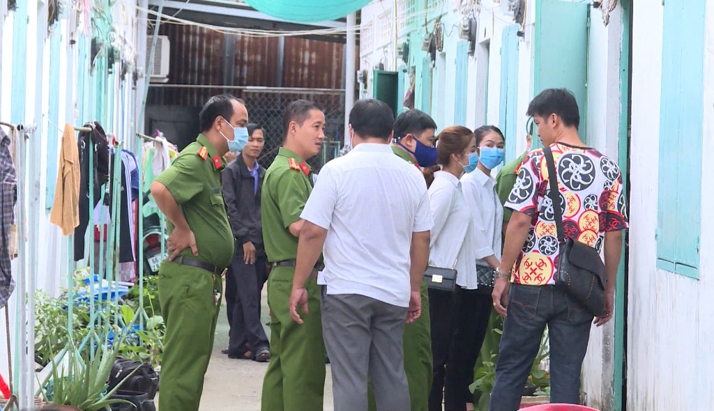 An ninh - Hình sự - Hé lộ nguyên nhân cô gái tử vong cạnh bạn trai nguy kịch ở phòng trọ (Hình 2).