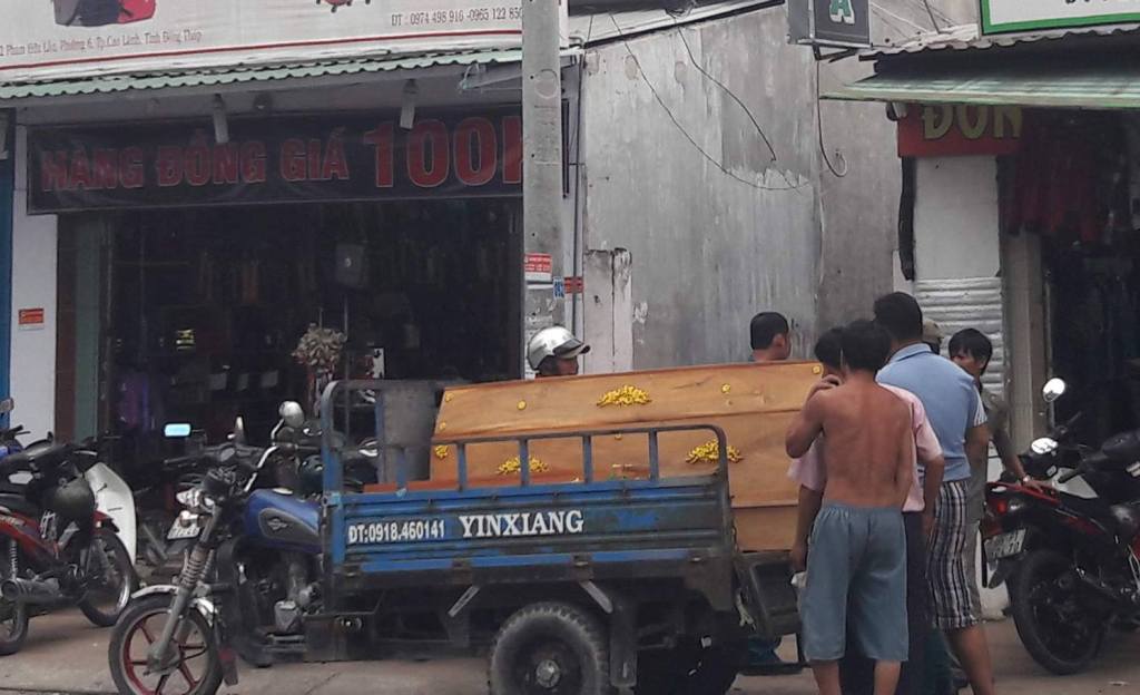 Pháp luật - Điều tra nguyên nhân hai cha con chết bất thường tại nhà riêng