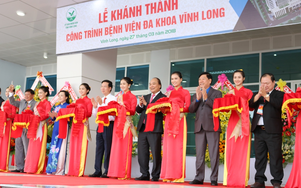 Thủ tướng Chính phủ dự lễ khánh thành Bệnh viện Đa khoa Vĩnh Long