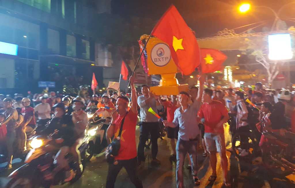 Tin nhanh - Hóa trang thành Tôn Ngộ Không xuống đường ăn mừng U22 Việt Nam vô địch SEA Games 30  (Hình 3).