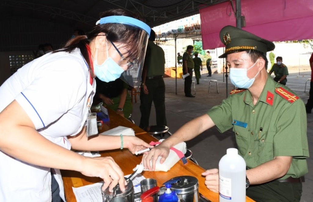 Tin nhanh - Hơn 1.000 chiến sỹ Công an Trà Vinh hiến máu tình nguyện ủng hộ phòng, chống dịch bệnh Covid-19 