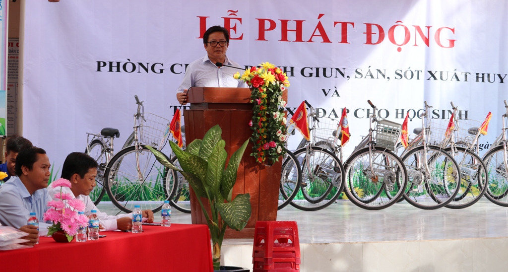 Tin nhanh - Vĩnh Long: Tặng 50 xe đạp cho học sinh nghèo vùng sâu (Hình 2).