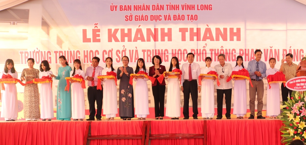 Tin nhanh - Phó Chủ tịch nước Đặng Thị Ngọc Thịnh dự đại hội phong trào thi đua yêu nước tỉnh Vĩnh Long (Hình 4).