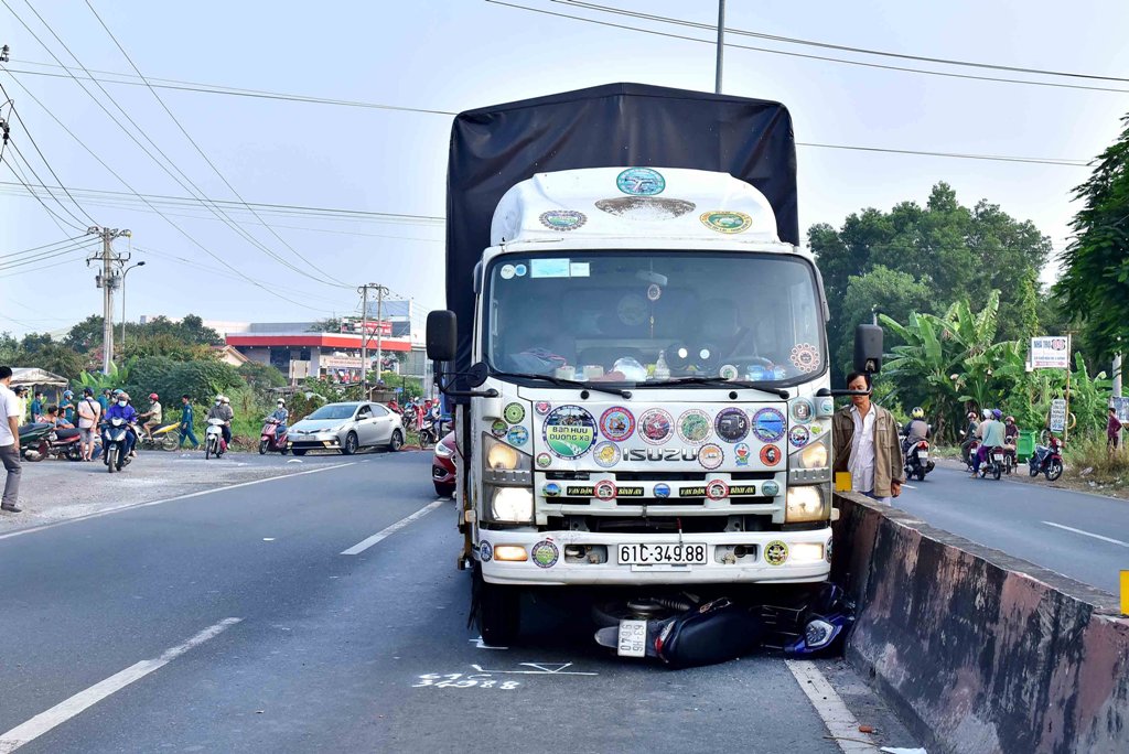 Dân sinh - Điều tra vụ tai nạn giao thông khiến người đi xe máy tử vong trên QL 1