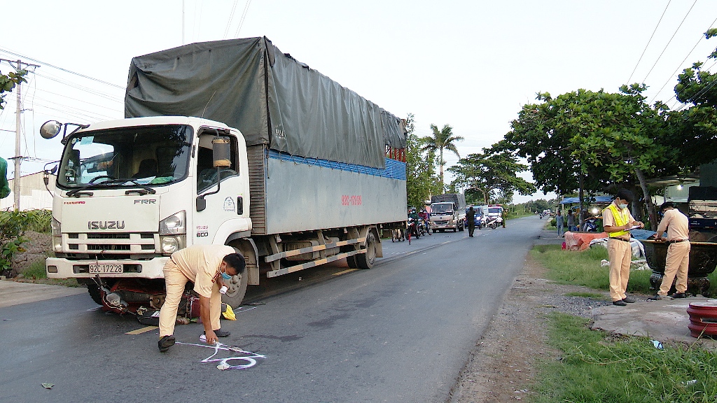 An ninh - Hình sự - Làm rõ nguyên nhân vụ tai nạn giao thông trên Quốc lộ 53