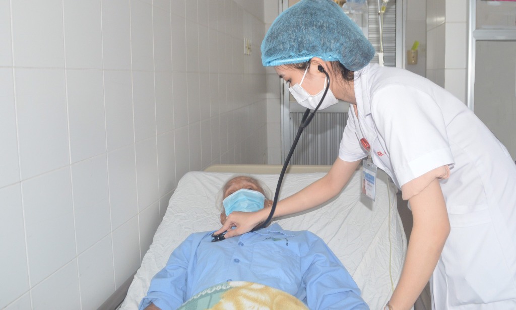 Sức khỏe - Hy hữu hạt đậu phộng “lạc” trong phổi cụ ông 95 tuổi suốt hai tháng (Hình 4).