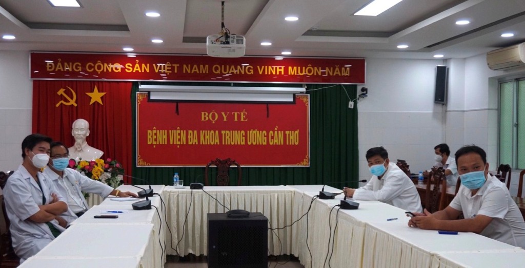 Sự kiện - Những 'chiến binh áo trắng” thầm lặng nơi tuyến đầu chống dịch (Hình 4).