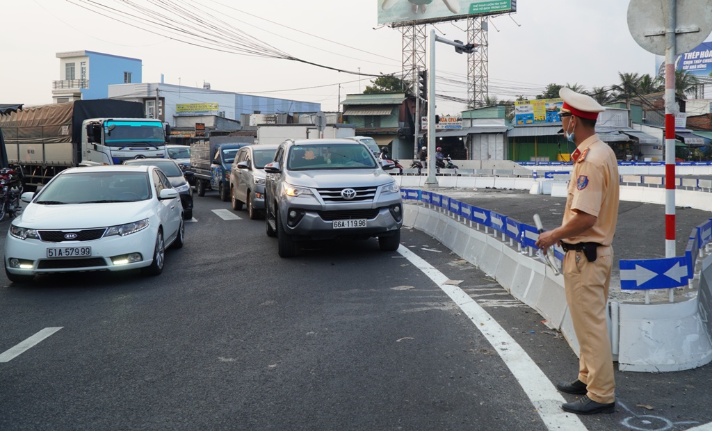 Dân sinh - Gian nan đường về miền Tây đón Tết (Hình 4).