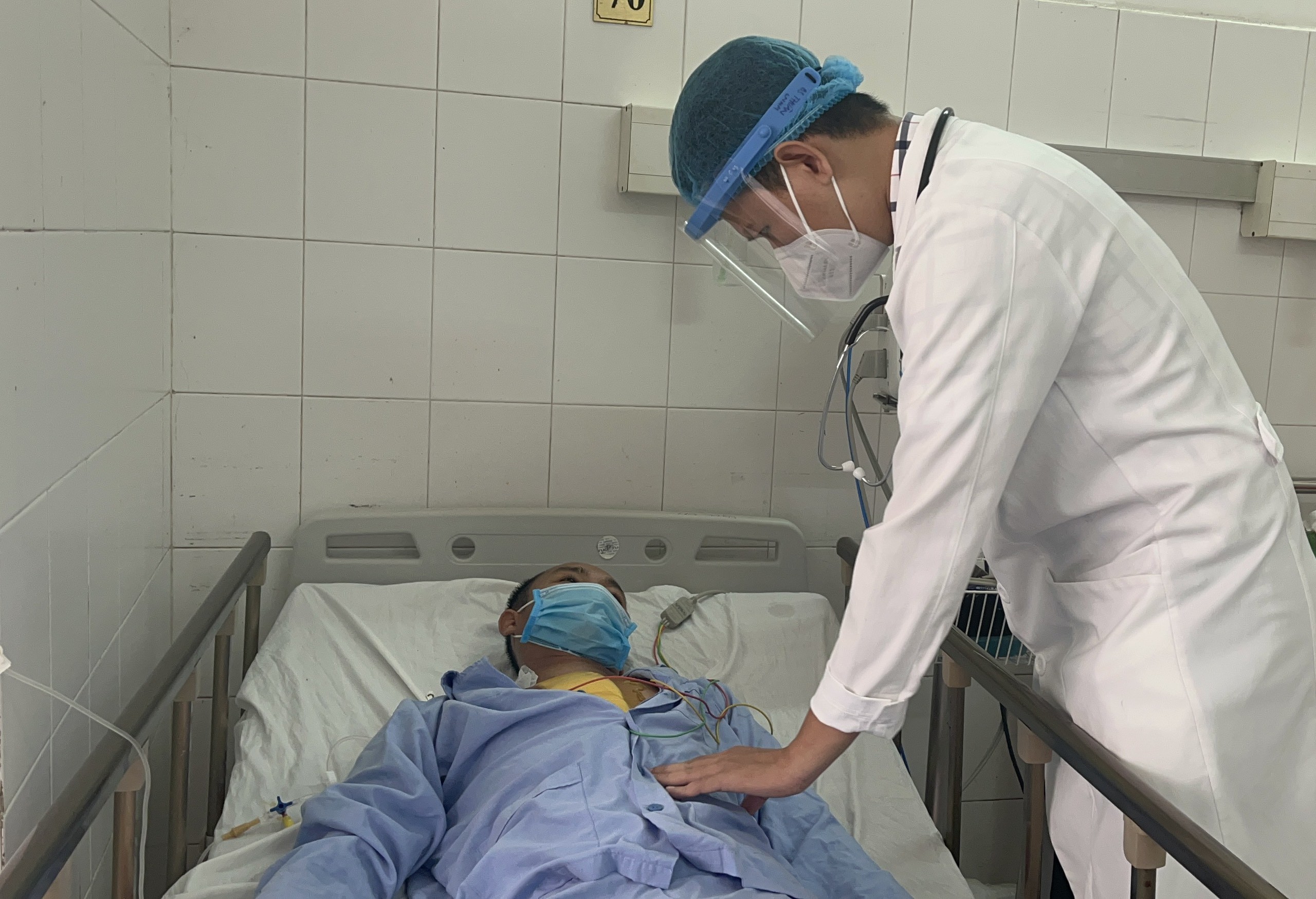 Sức khỏe - Cứu sống bệnh nhân tai nạn lao động hy hữu với vết thương ở tim (Hình 4).