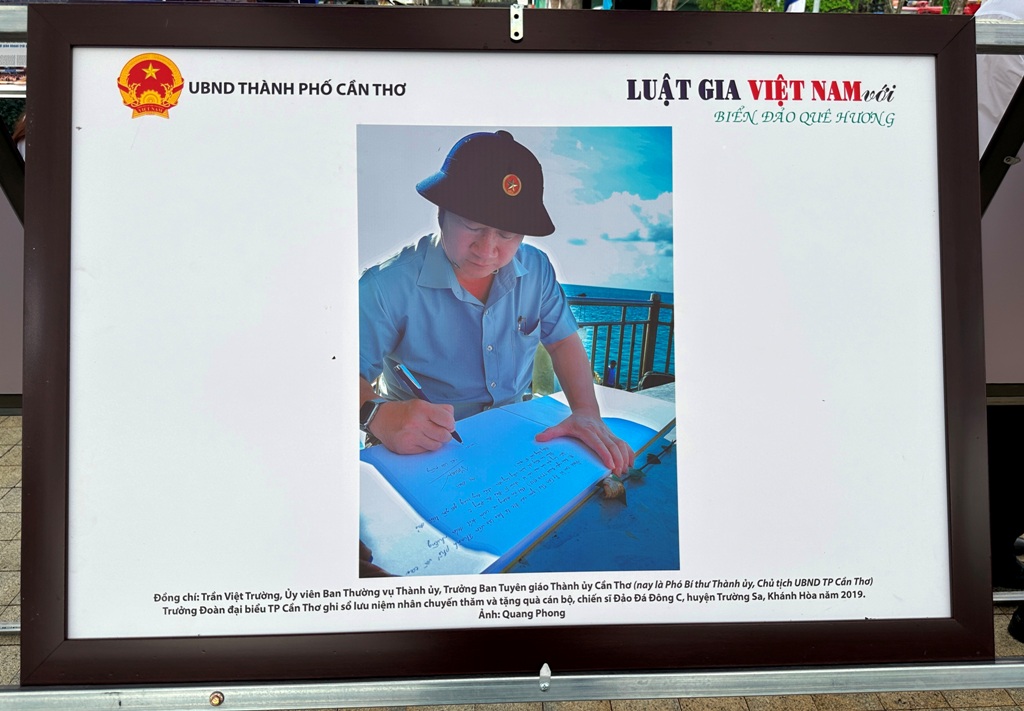 Sự kiện - Trưng bày ảnh 'Luật gia Việt Nam với biển đảo quê hương': Hoạt động nhiều ý nghĩa (Hình 27).