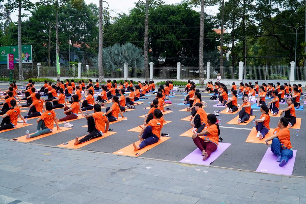 Sự kiện - Đồng Tháp: 500 người tham gia đồng diễn Ngày Quốc tế Yoga lần thứ 9 (Hình 12).