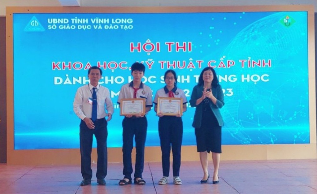 Giáo dục - Mô hình thùng rác thông minh đoạt giải Nhất cuộc thi sáng tạo thanh thiếu niên nhi đồng (Hình 2).