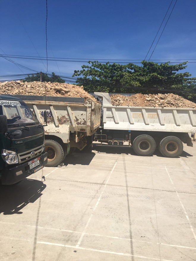 An ninh - Hình sự - Bình Thuận: Khởi tố đại gia kiêm 'cát tặc' chém rách mặt Xã đội trưởng (Hình 2).